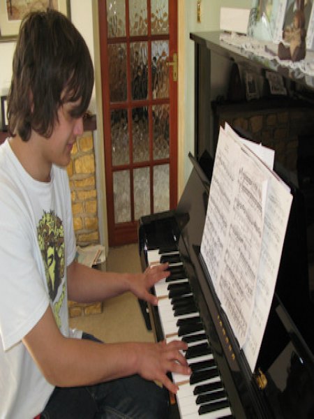 Aleks Bhowmick - Yamaha U3