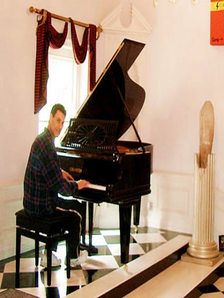 Uri Geller - restored Bechstein grand piano